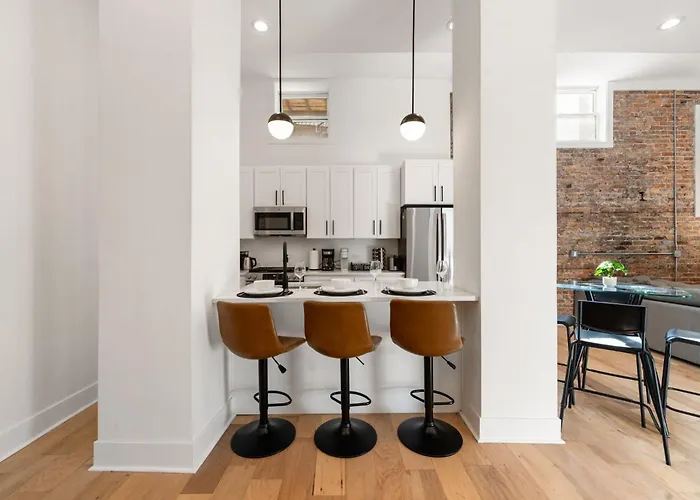 Spacious 3bd West Town Next To Kasama Chicago