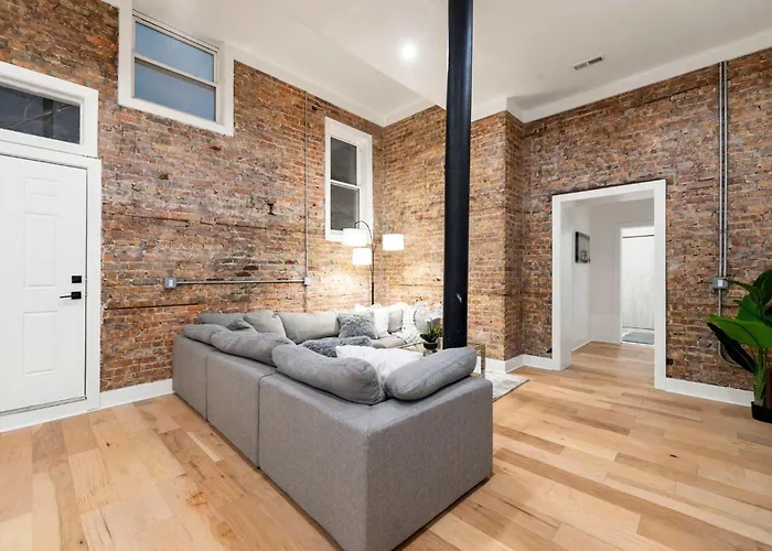 Spacious 3bd West Town Next To Kasama