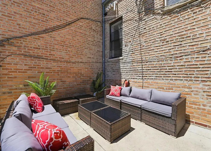 Spacious 3bd West Town Next To Kasama Chicago
